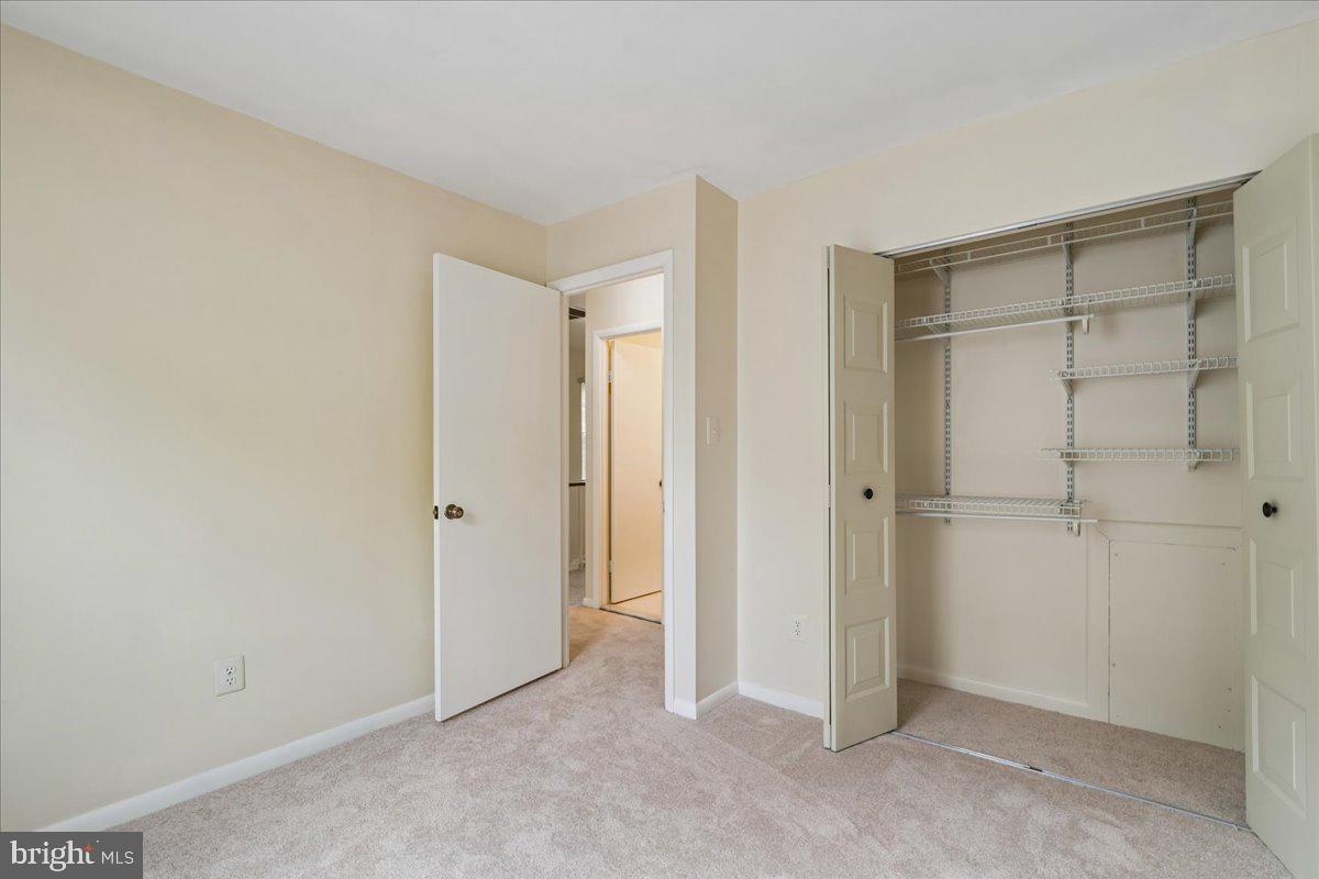 20014 Lake Park Dr #121 Property Photo 28
