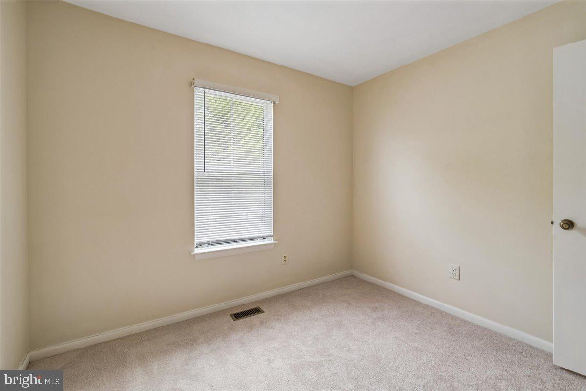 20014 Lake Park Dr #121 Property Photo 29