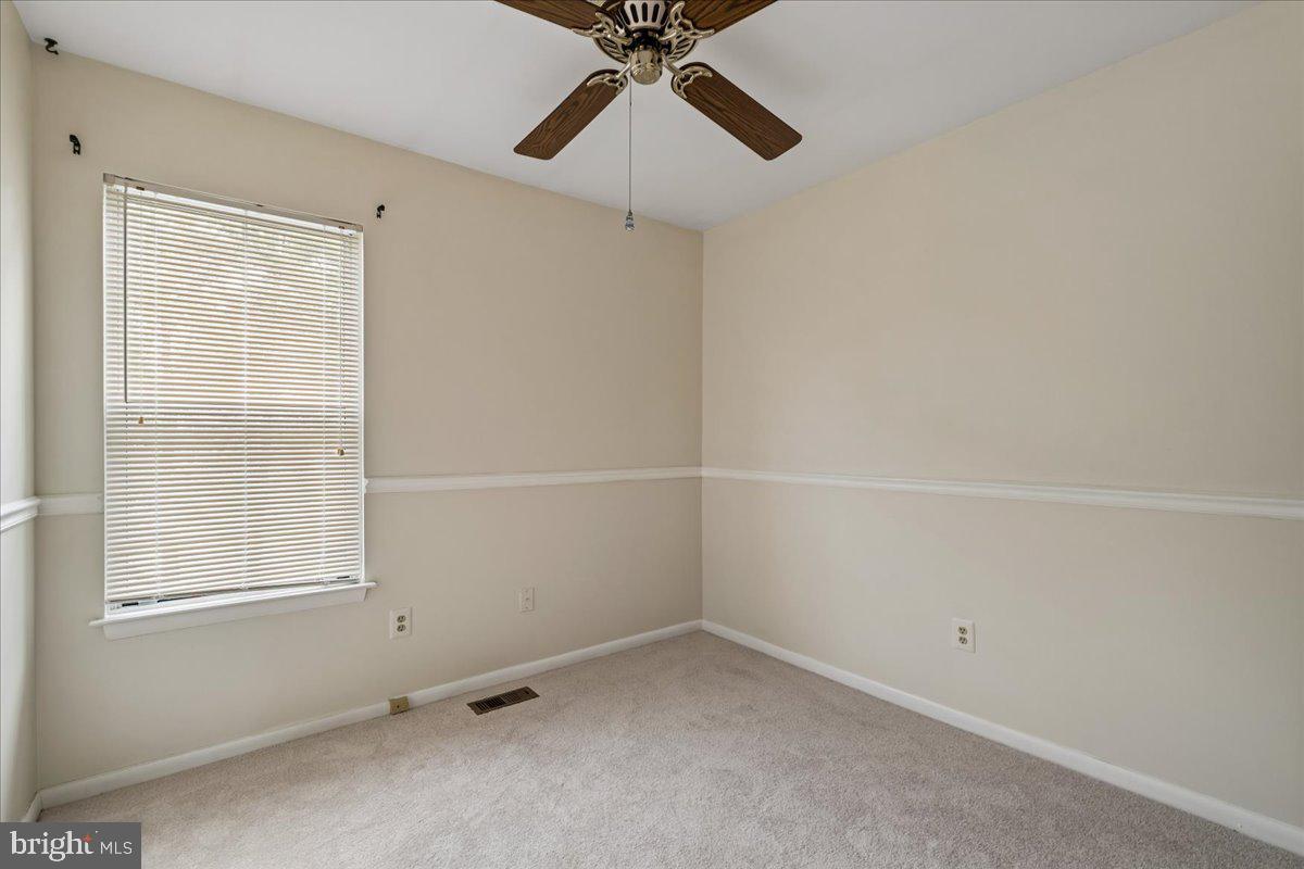 20014 Lake Park Dr #121 Property Photo 33