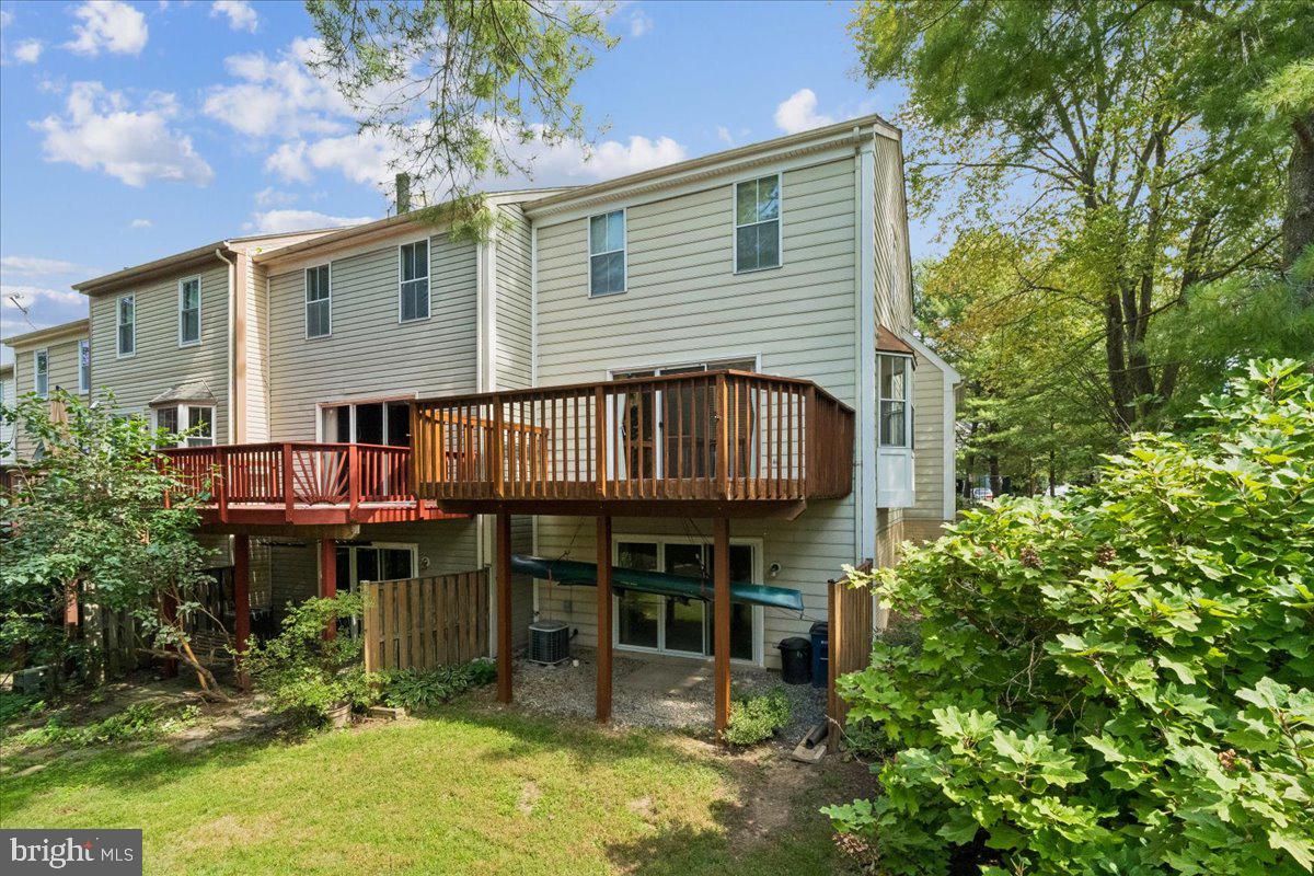 20014 Lake Park Dr #121 Property Photo 40