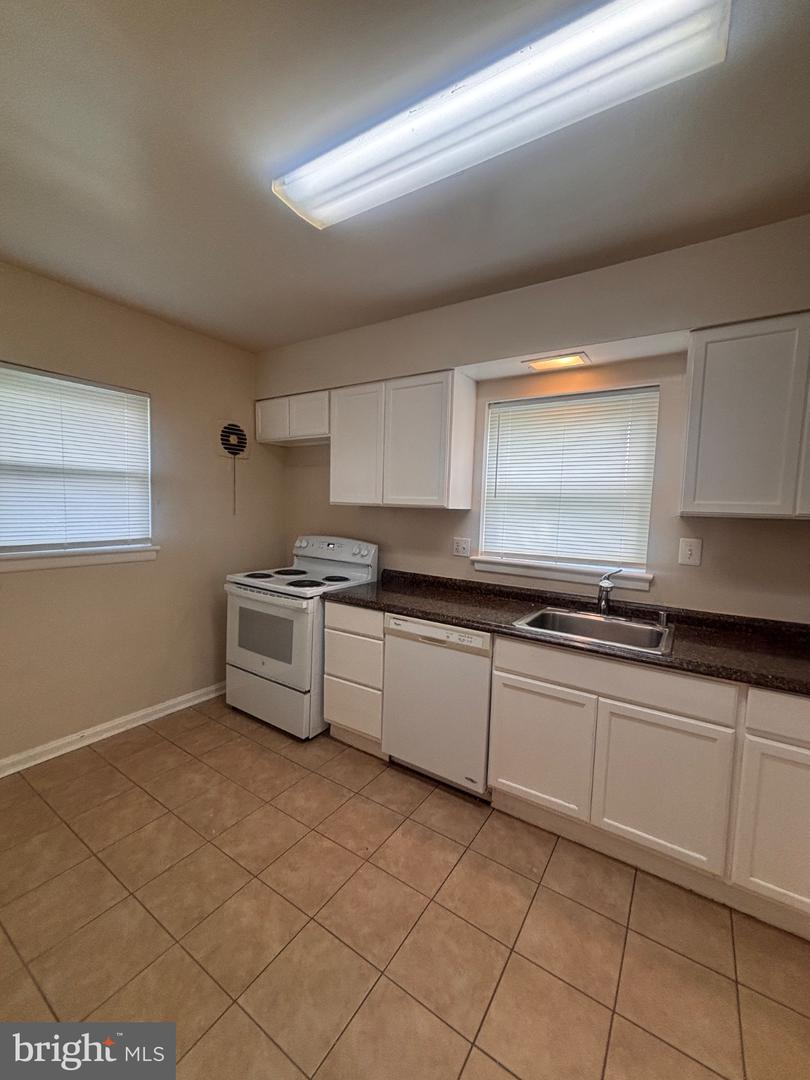 11203 Dodson Ln Property Photo 3