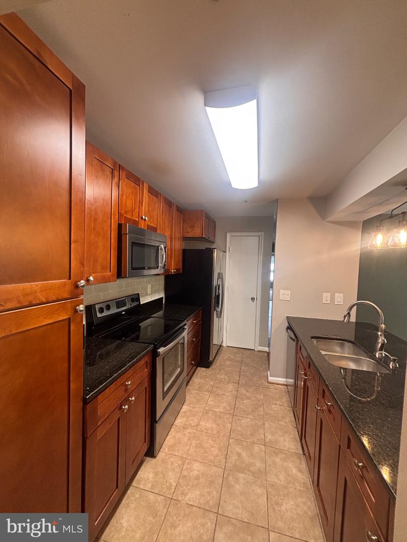 14201 WOLF CREEK PL #6 Property Photo 1