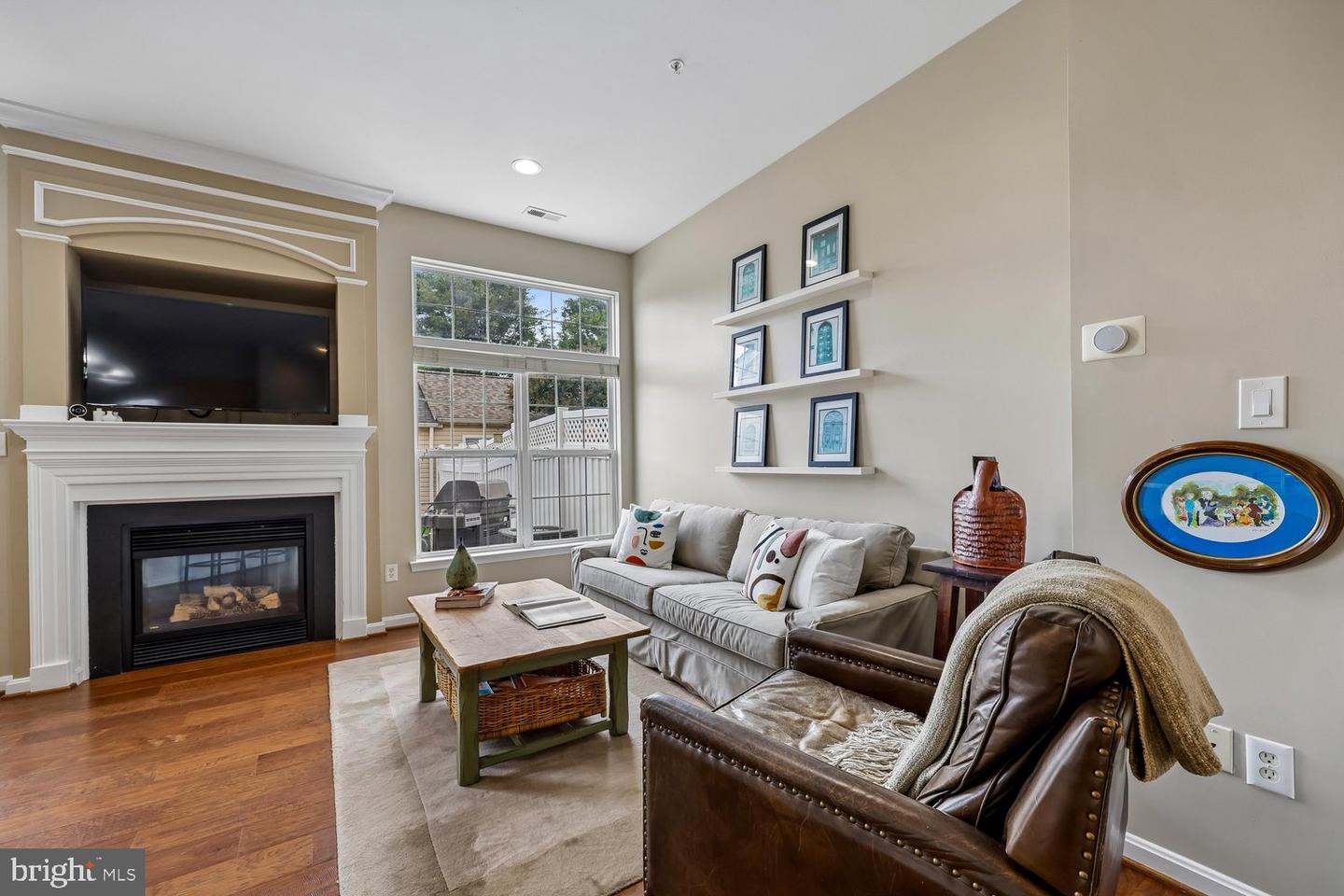 638 Gatestone St Property Photo 3
