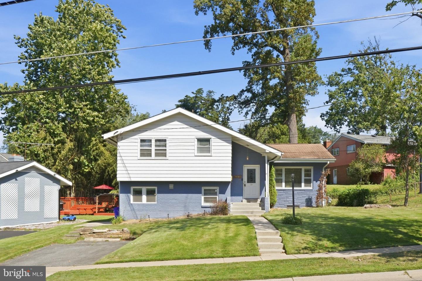 11317 COLLEGE VIEW DR Property Photo 1