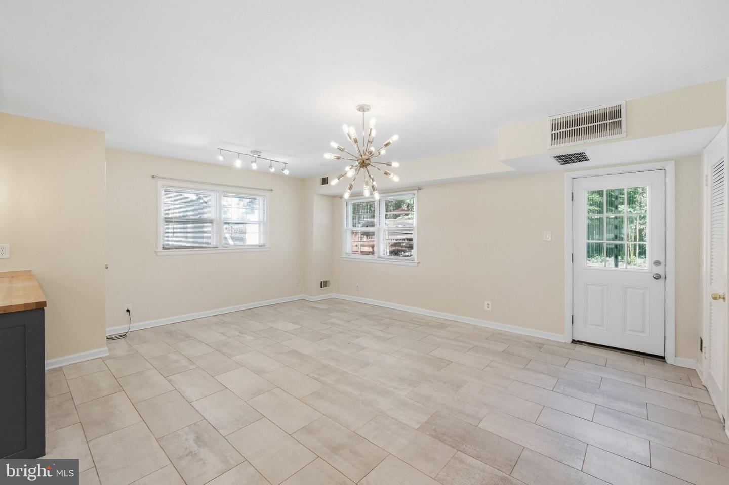 11317 College View Dr Property Photo 6