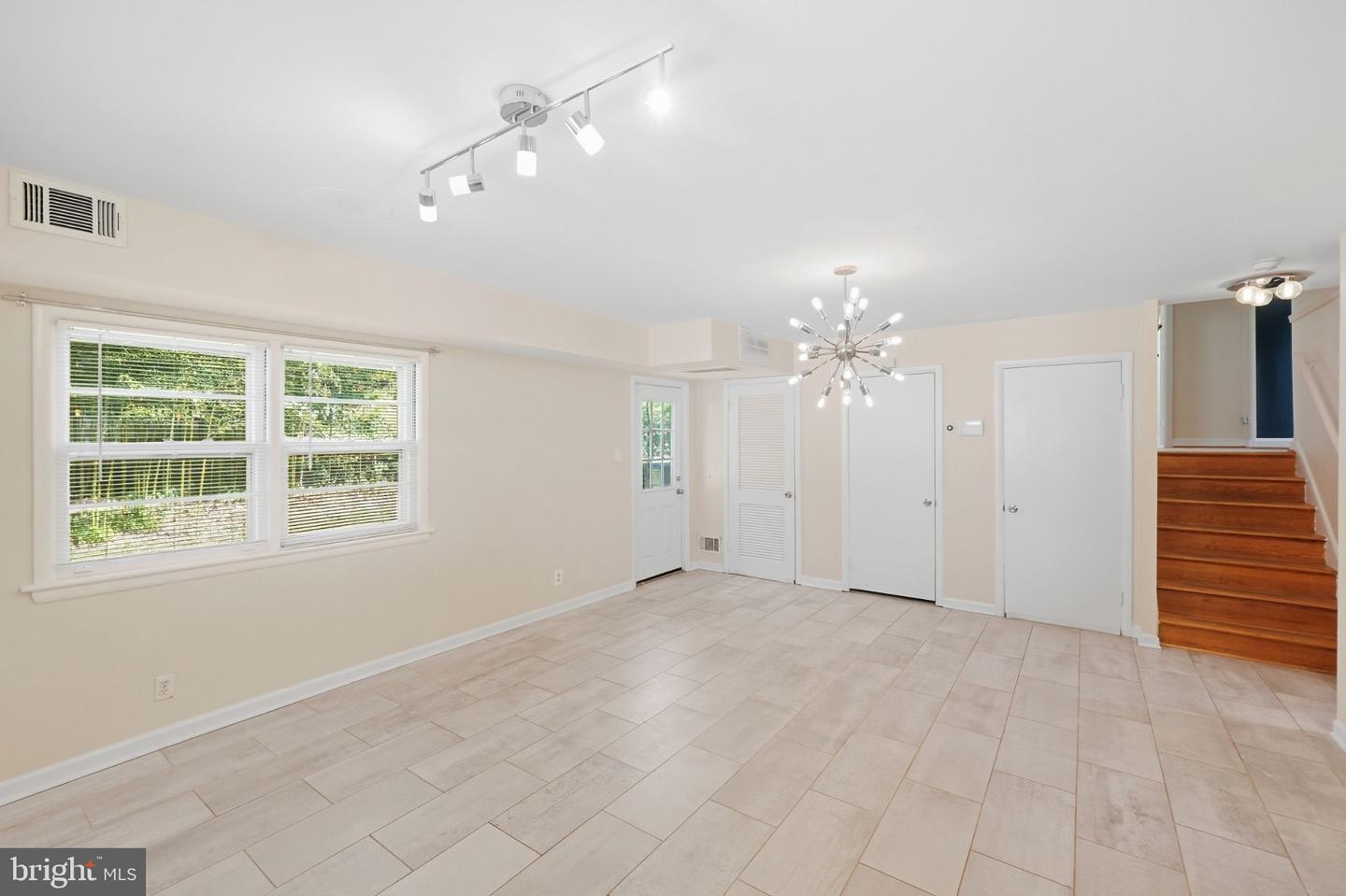 11317 College View Dr Property Photo 7