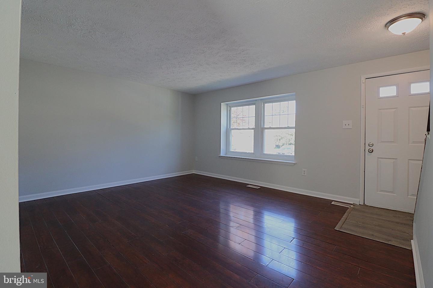 11 Mountain Laurel Ct Property Photo 6