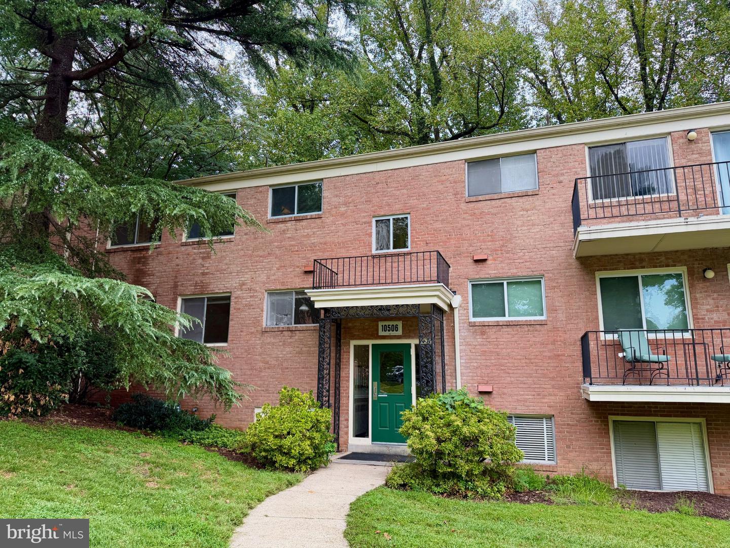 10506 WEYMOUTH ST #204 Property Photo 1