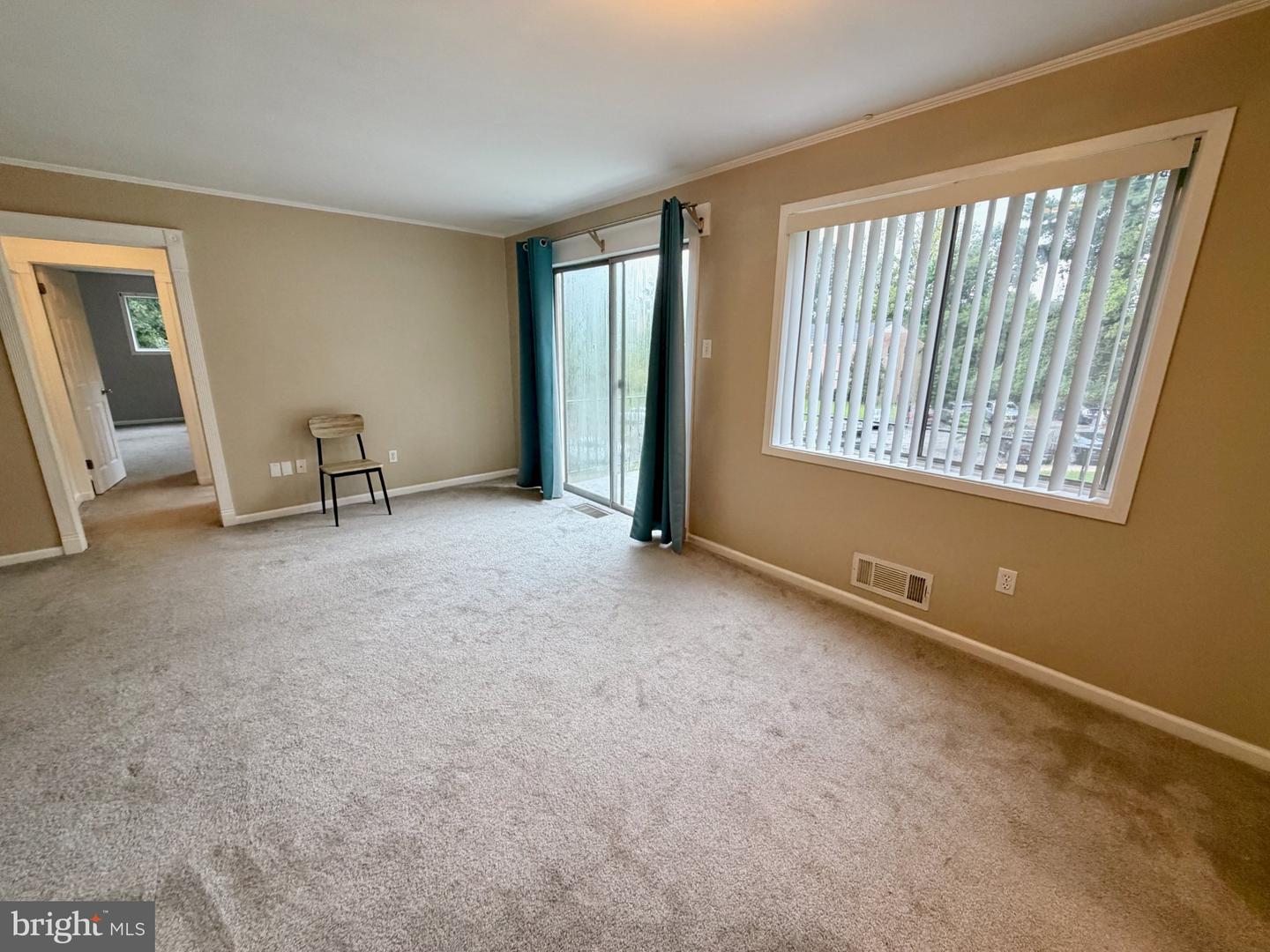 10506 Weymouth St #204 Property Photo 4