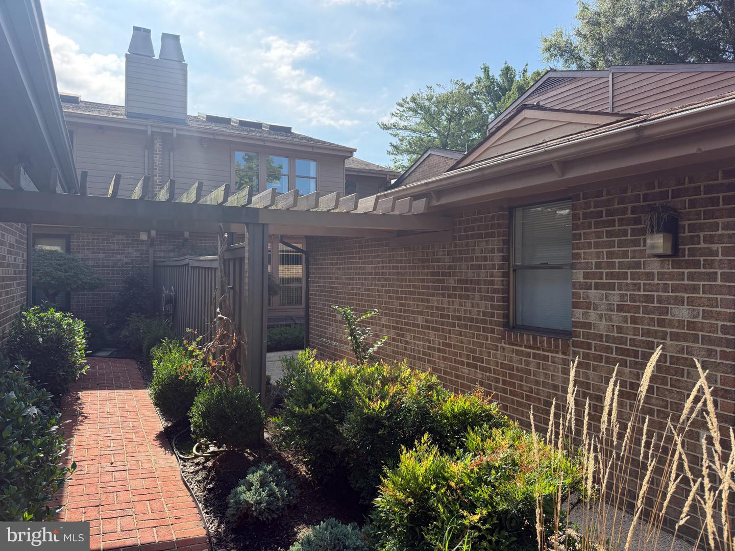 5251 Strathmore Ave Property Photo 1