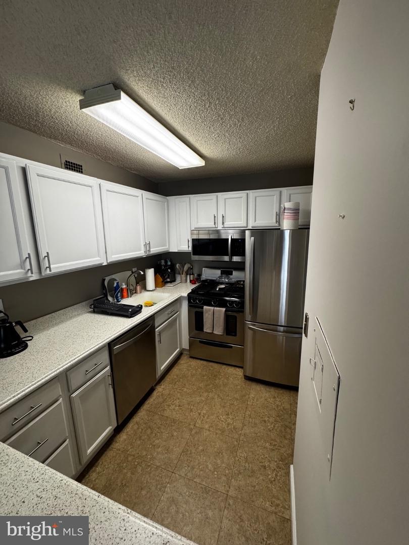 5225 Pooks Hill Rd #602n Property Photo 10