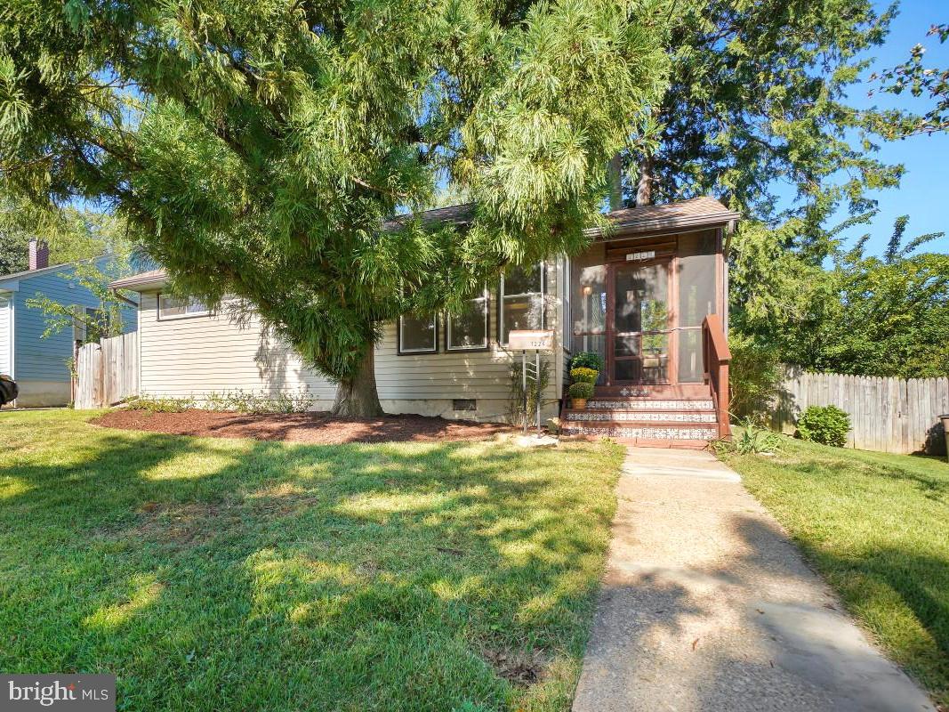1224 Simmons Dr Property Photo 3