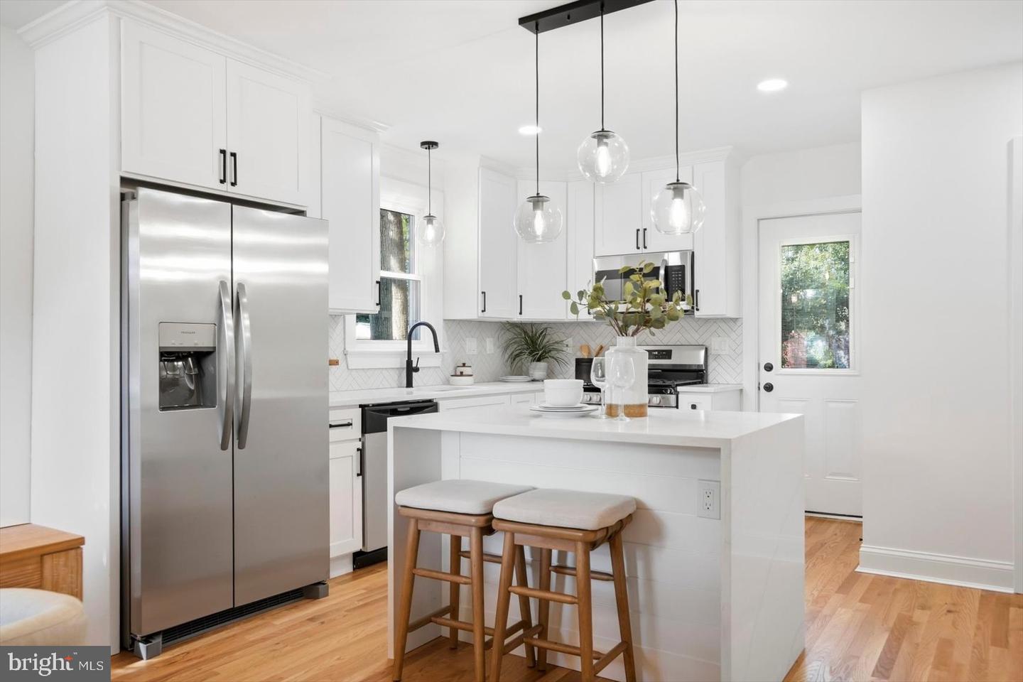 9424 Colesville Rd Property Photo 1