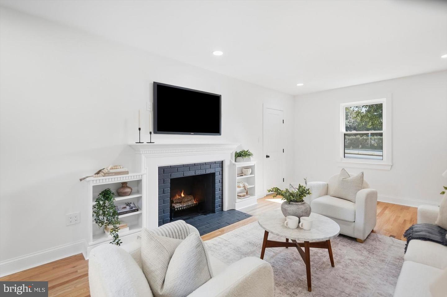 9424 Colesville Rd Property Photo 11