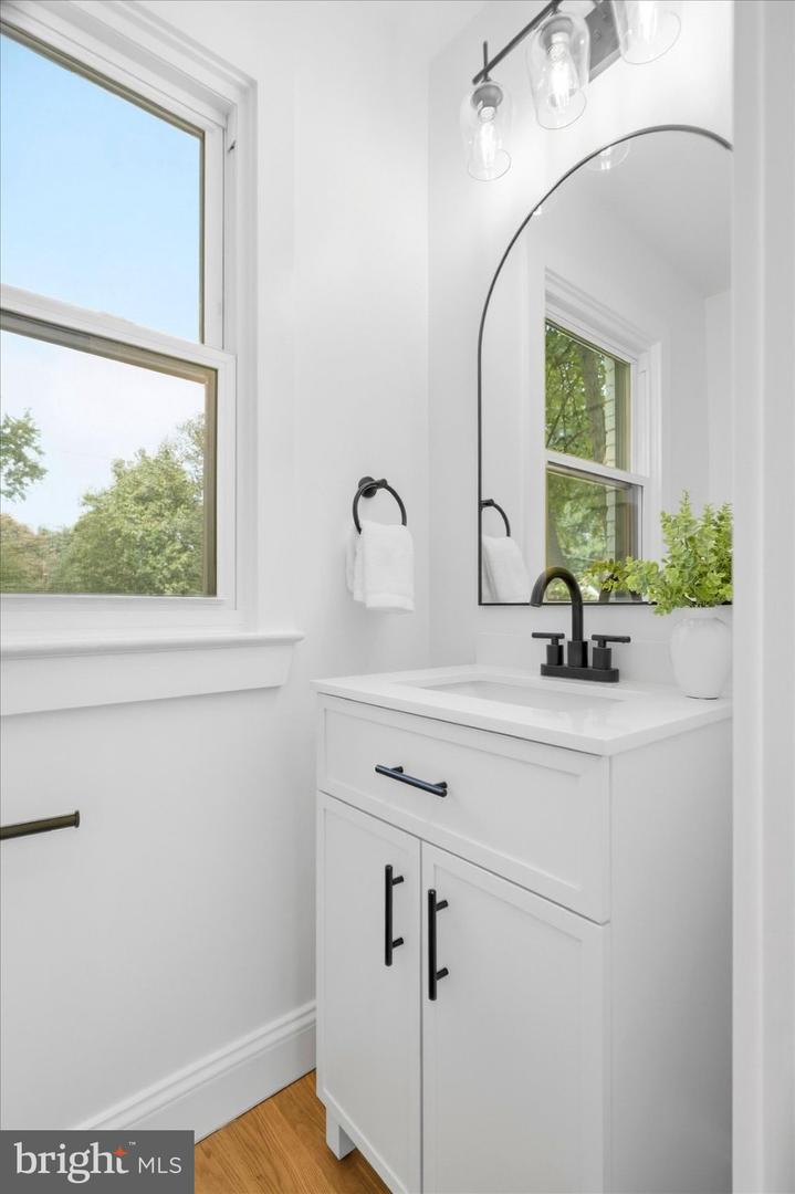9424 Colesville Rd Property Photo 13