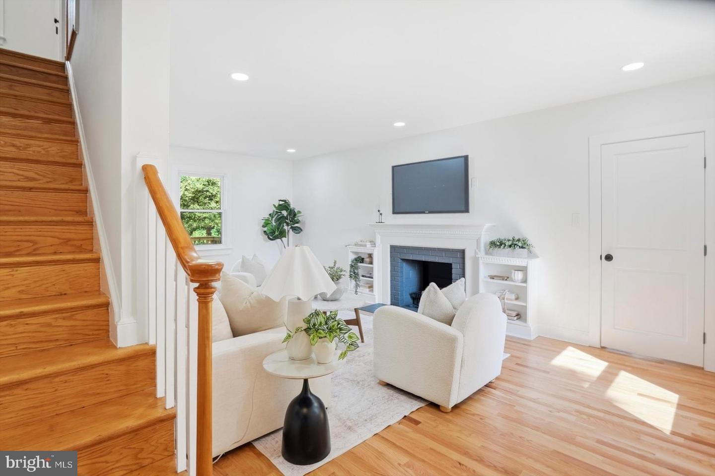 9424 Colesville Rd Property Photo 17