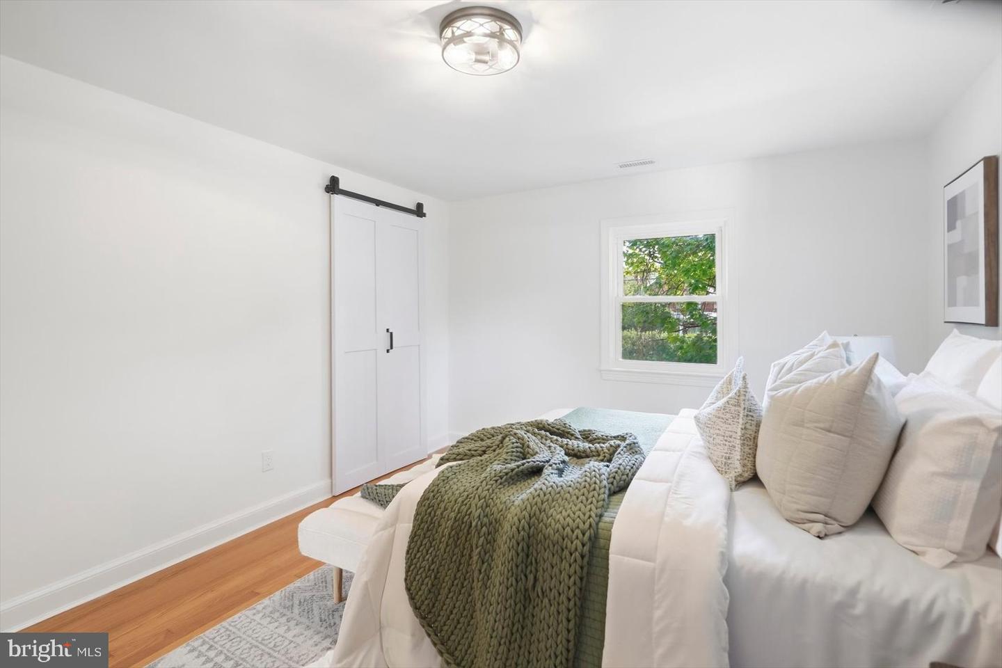 9424 Colesville Rd Property Photo 22