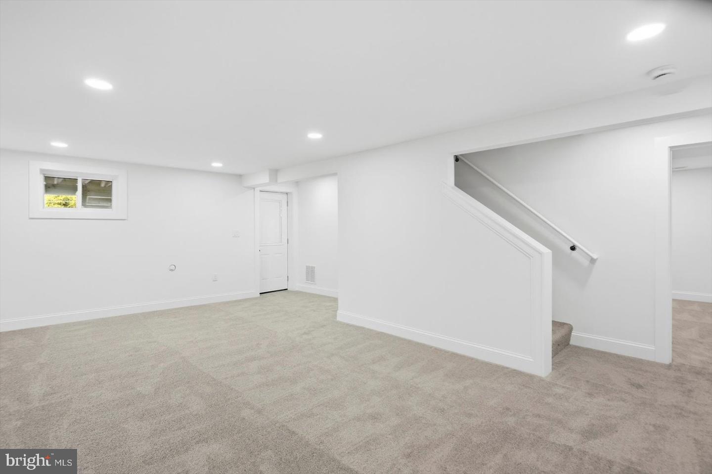 9424 Colesville Rd Property Photo 35