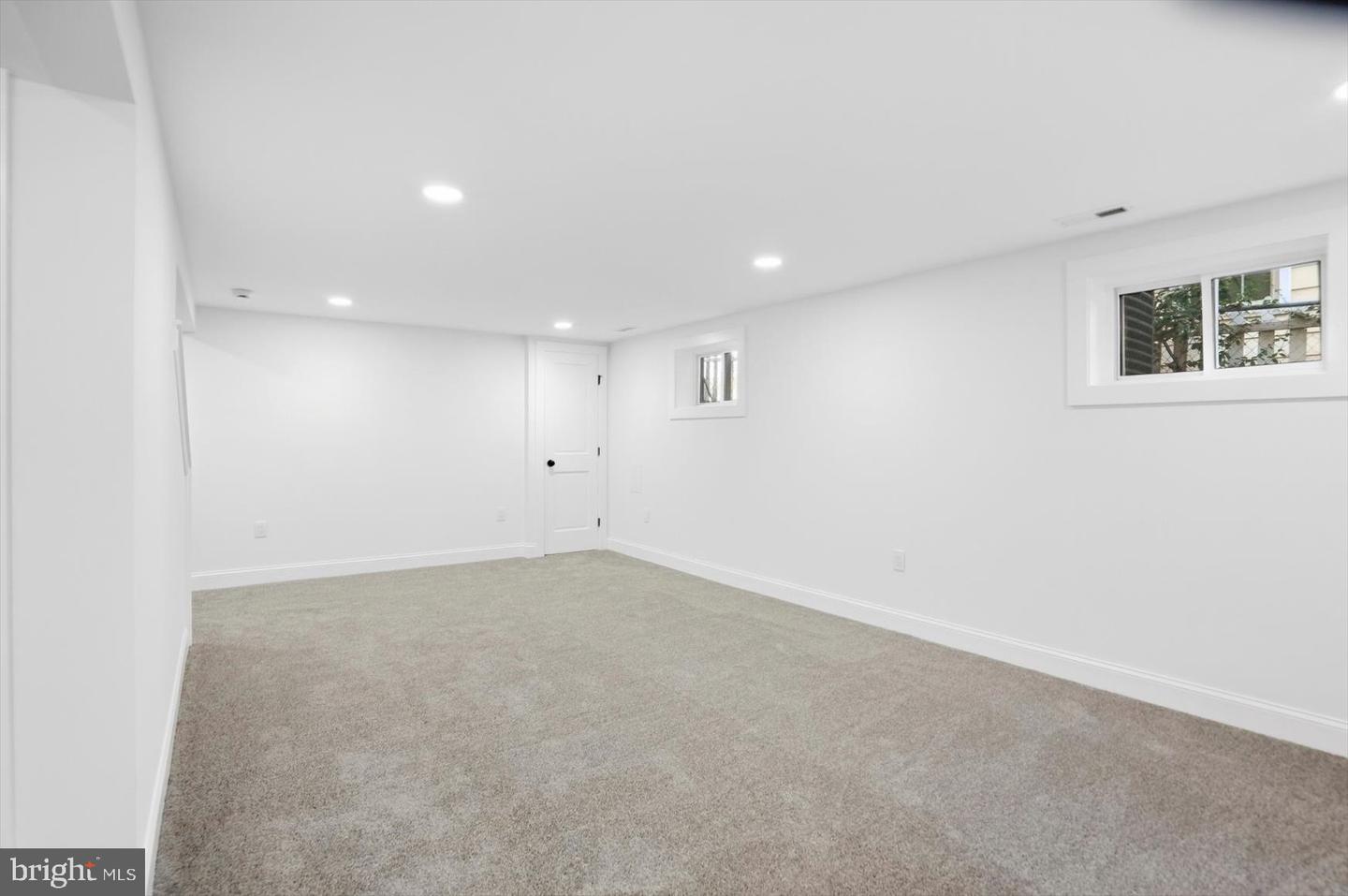 9424 Colesville Rd Property Photo 37