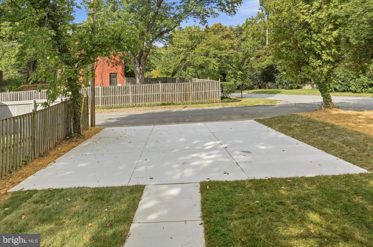 9424 Colesville Rd Property Photo 41
