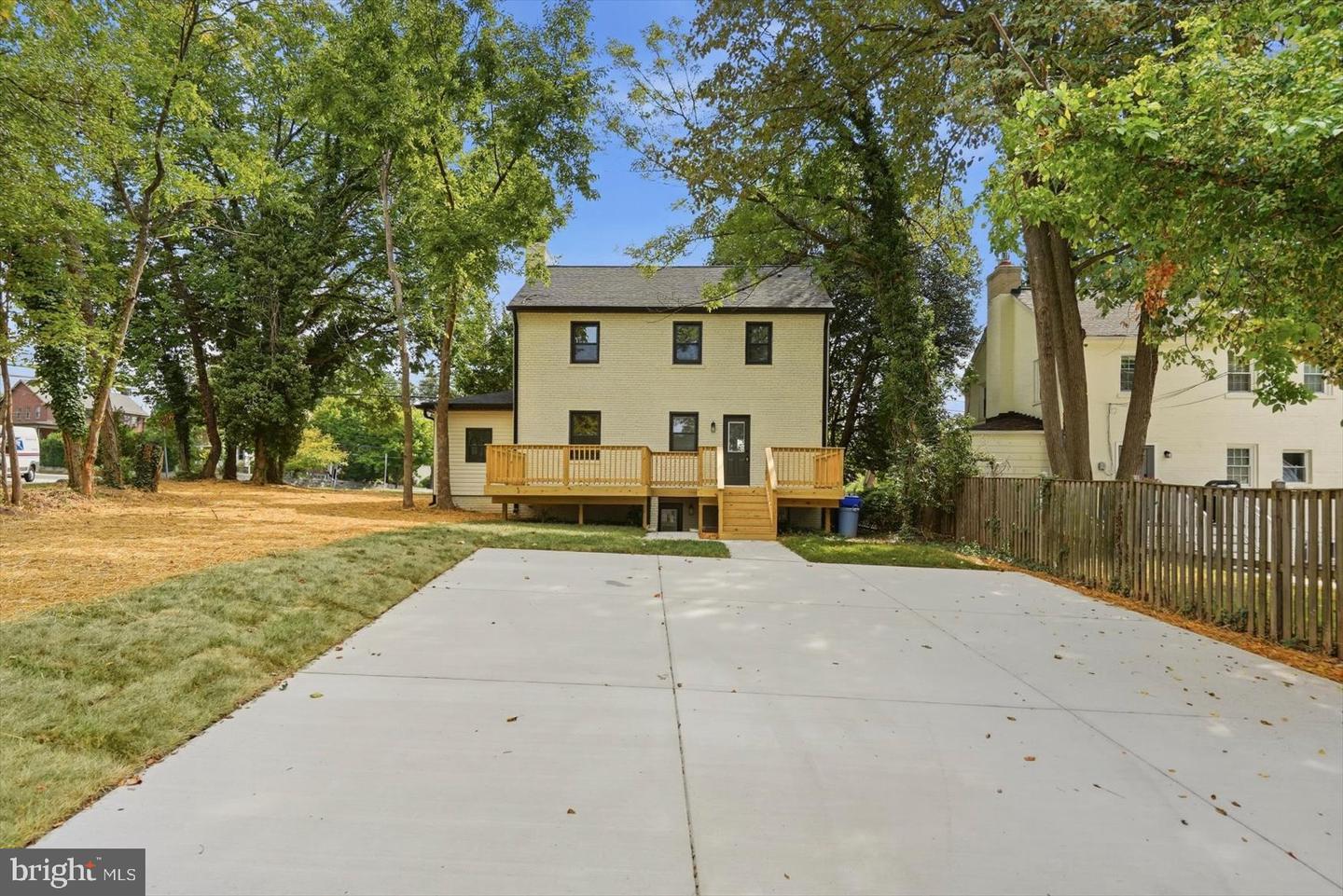9424 Colesville Rd Property Photo 43