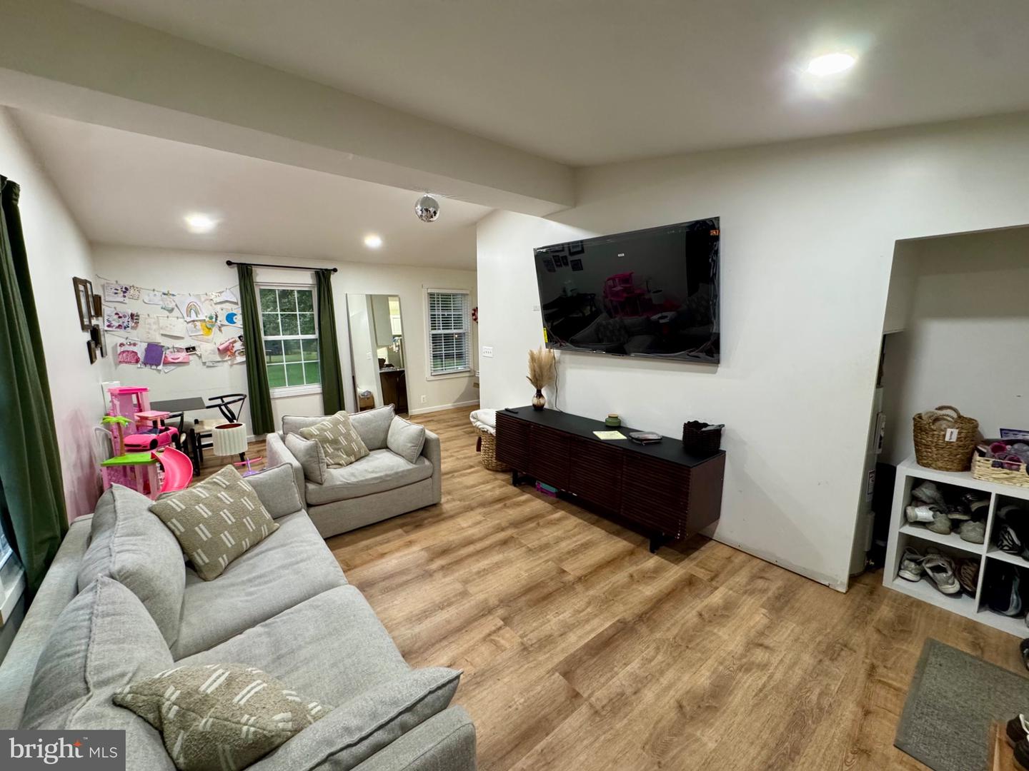 24712 Etchison Dr Property Photo 4