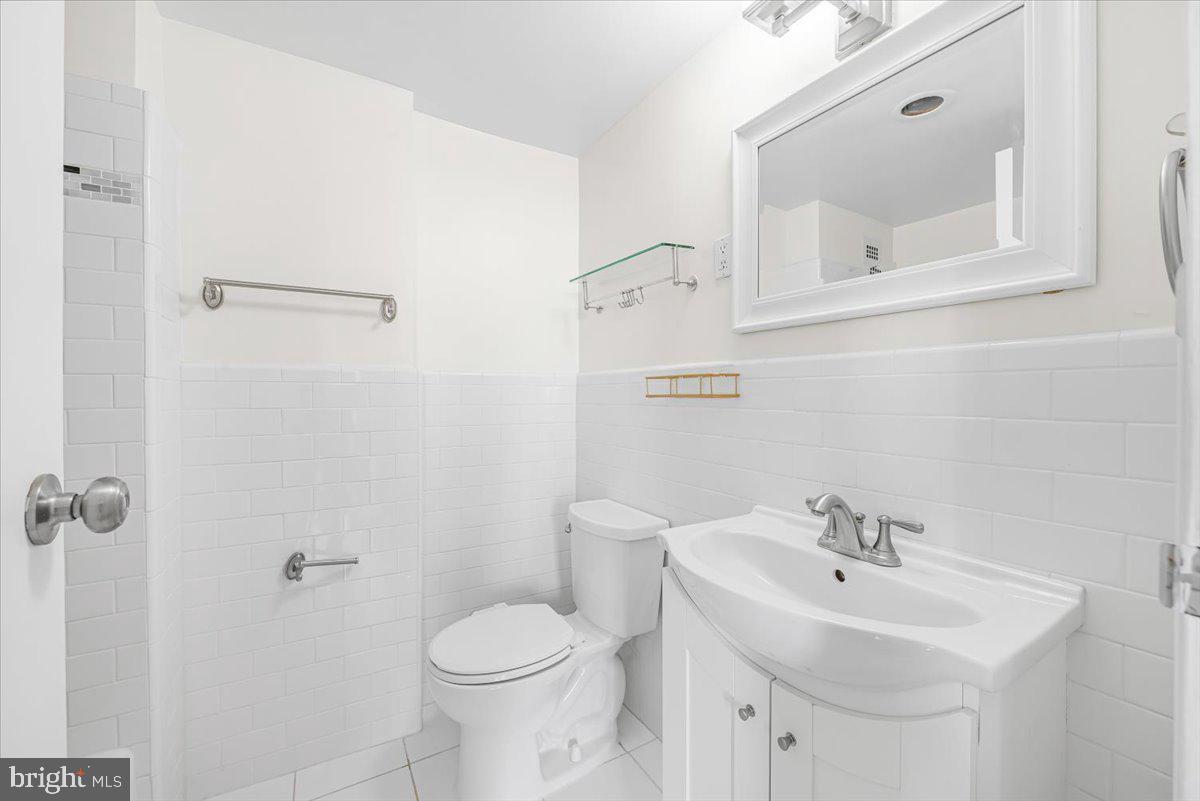 10401 Grosvenor Pl #1428 Property Photo 11