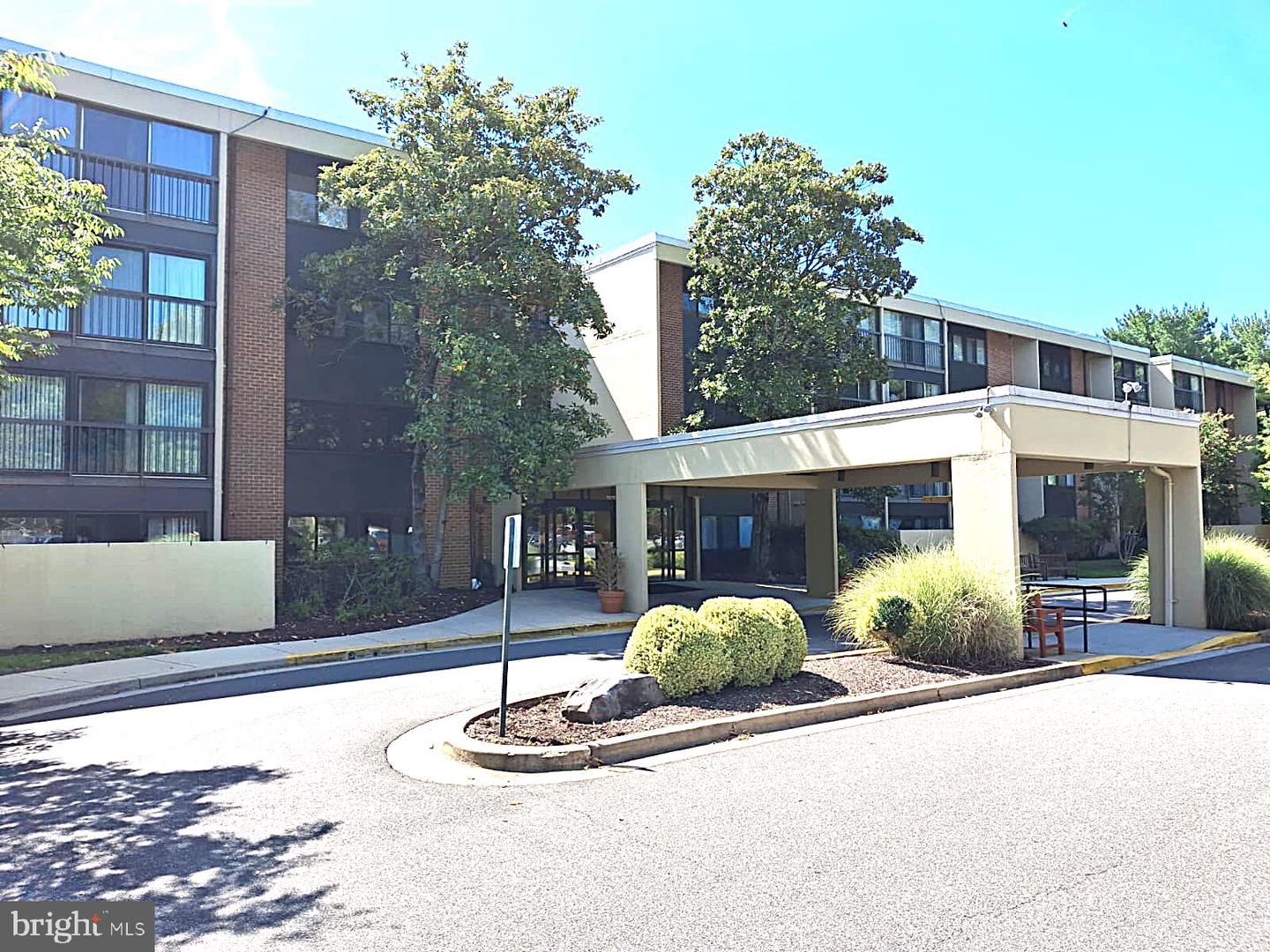2921 LEISURE WORLD BLVD N #325 Property Photo 1