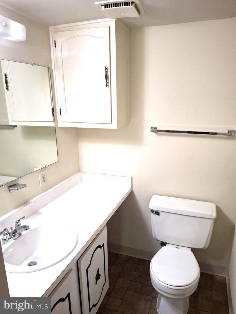 2921 Leisure World Blvd N #325 Property Photo 10
