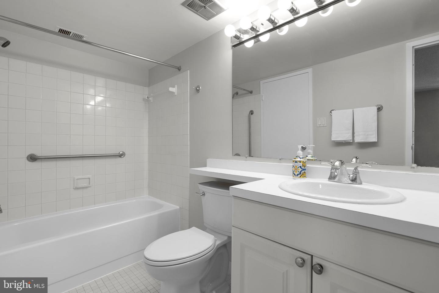 7401 Westlake Ter #405 Property Photo 23
