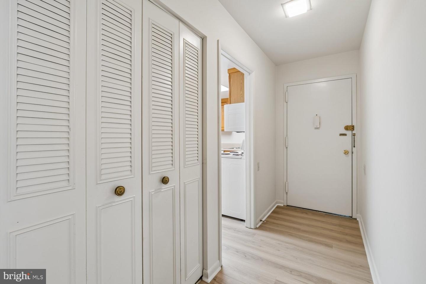 3374 Chiswick Ct #56-2c Property Photo 3