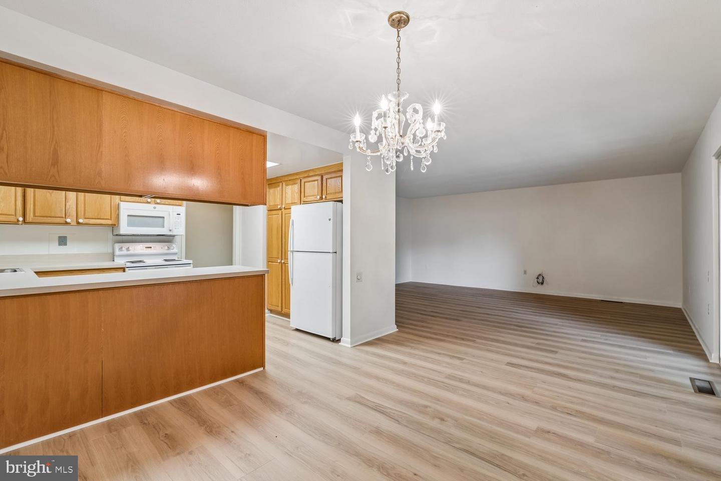 3374 Chiswick Ct #56-2c Property Photo 8