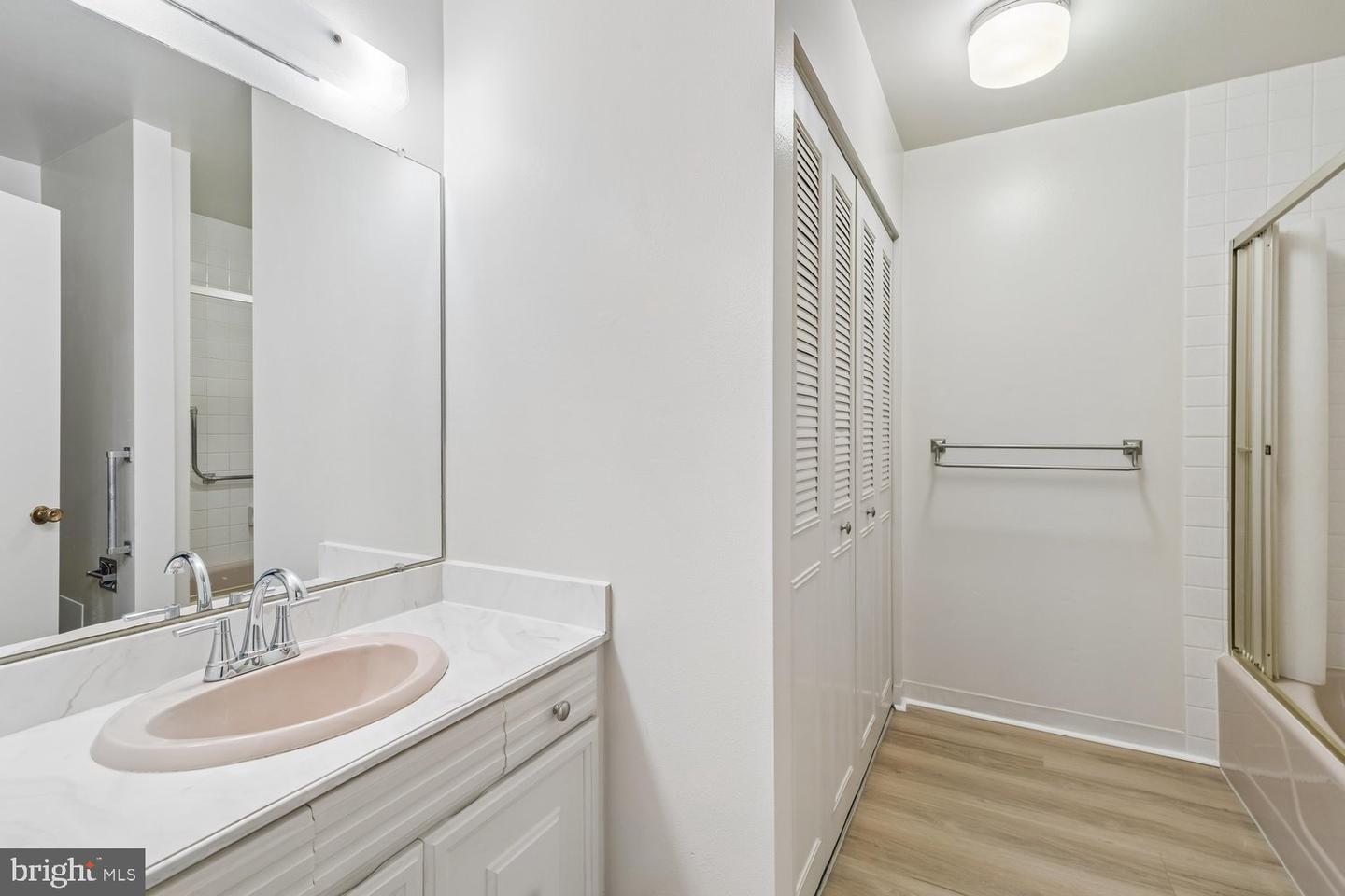 3374 Chiswick Ct #56-2c Property Photo 16