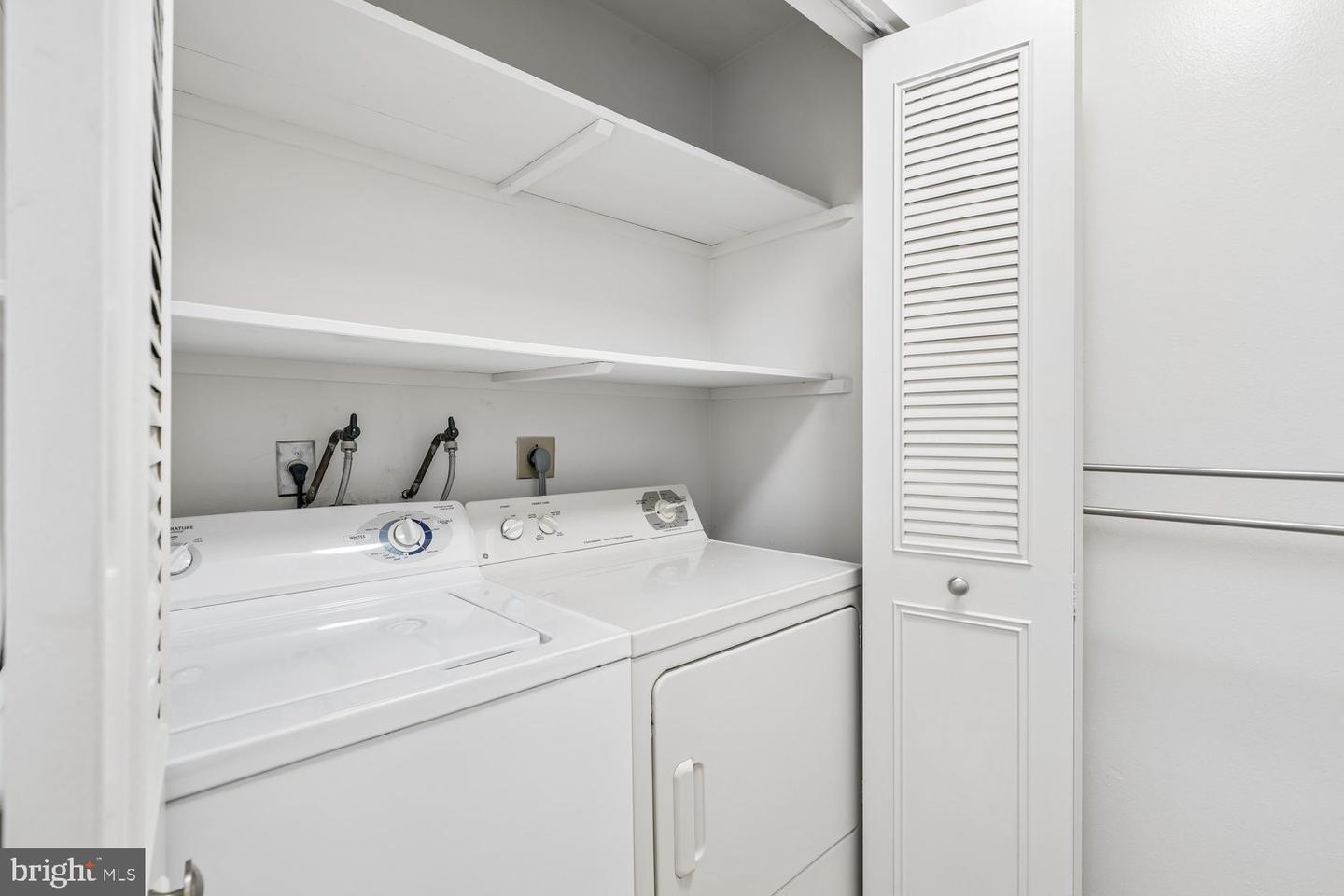3374 Chiswick Ct #56-2c Property Photo 18