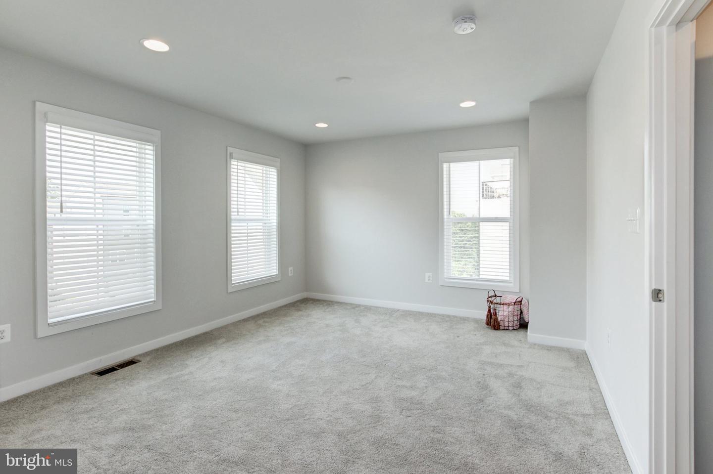 2350 Wyeth St Property Photo 20