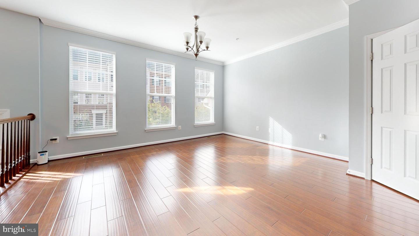 3613 Summer House St Property Photo 4