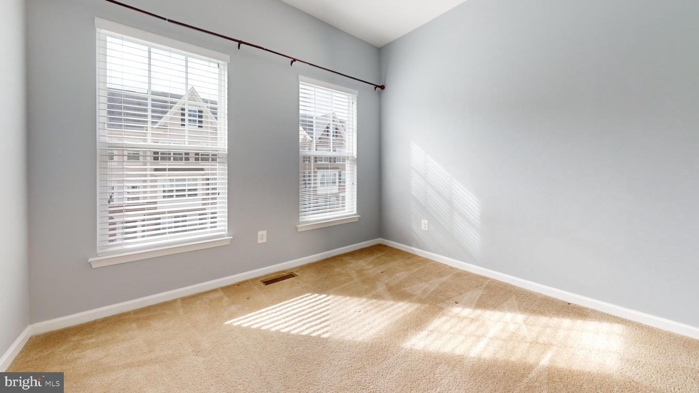3613 Summer House St Property Photo 7