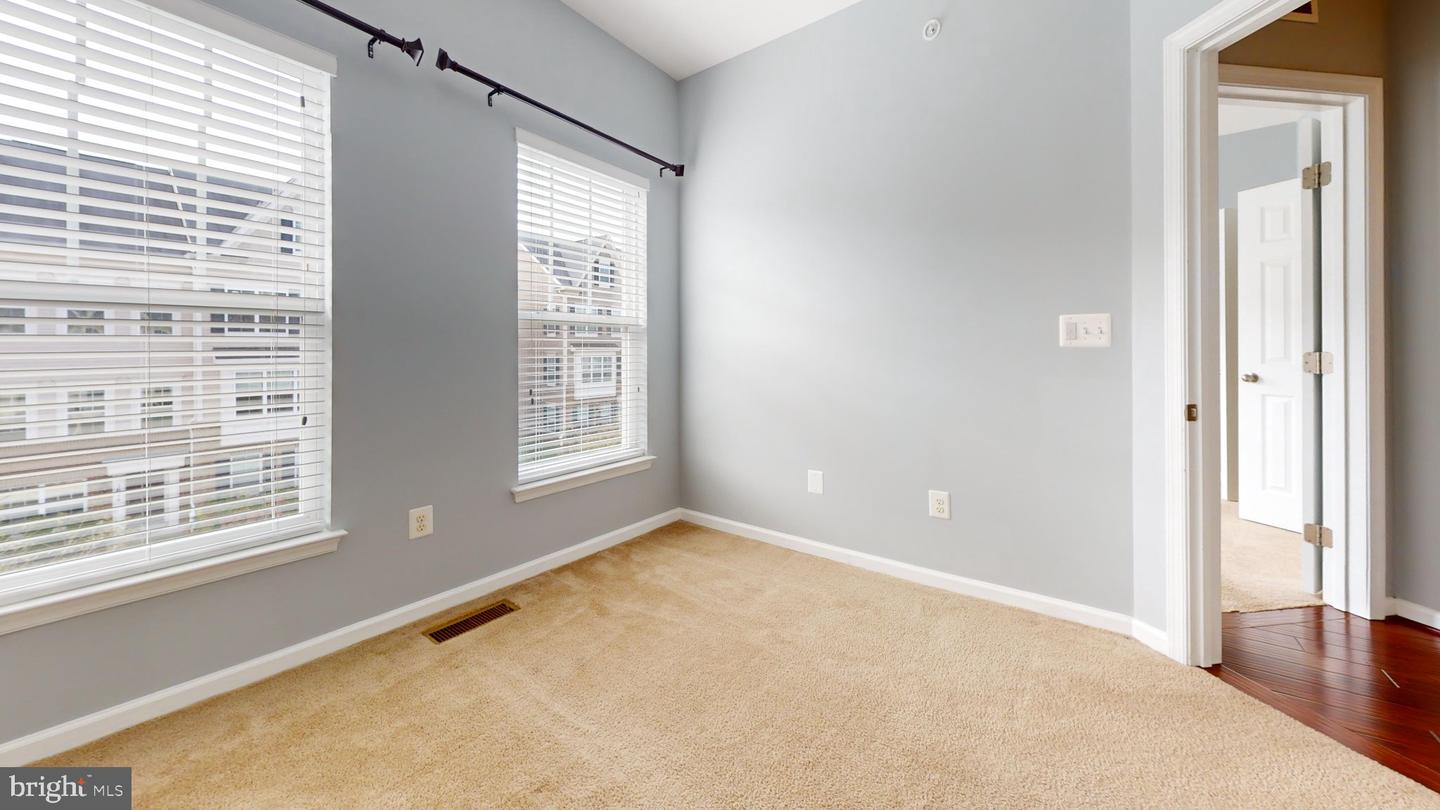 3613 Summer House St Property Photo 8