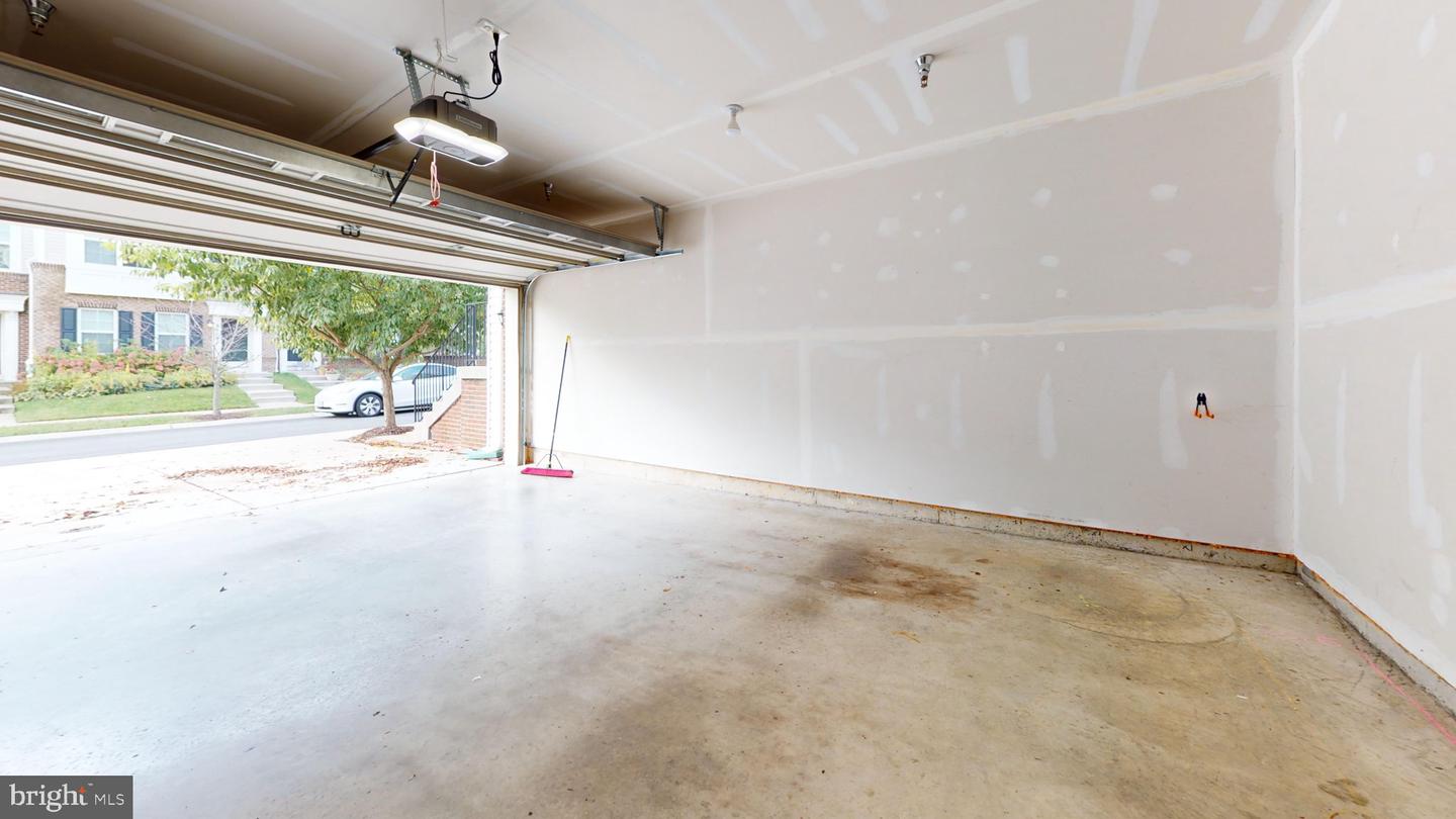 3613 Summer House St Property Photo 20