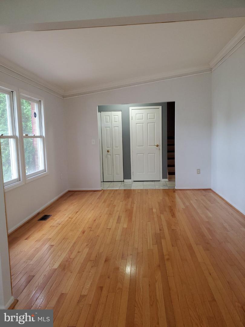 12200 Lemar Ct Property Photo 5