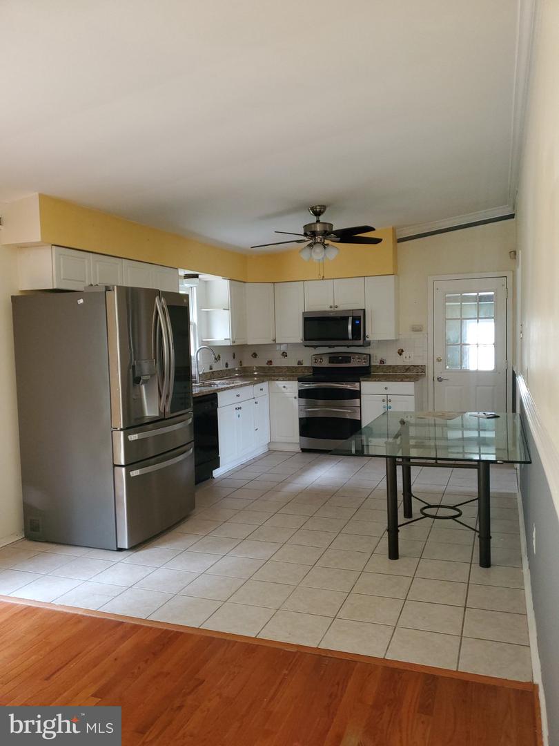 12200 Lemar Ct Property Photo 8