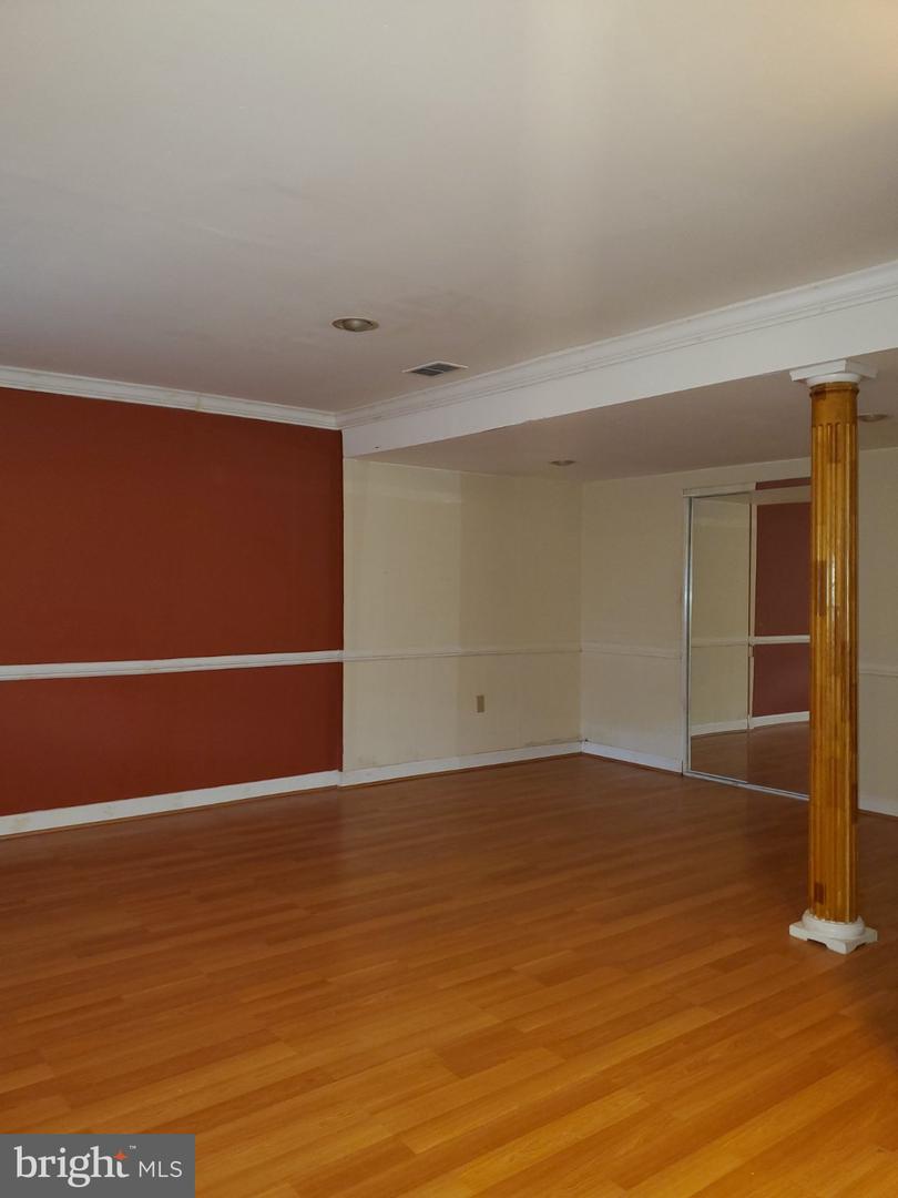12200 Lemar Ct Property Photo 17