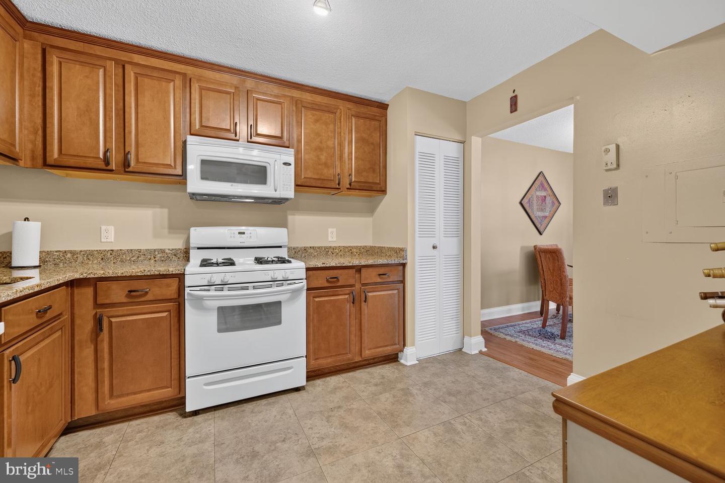 4 Monroe St #4-909 Property Photo 11
