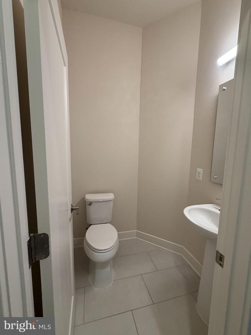 111 Heath Pl Property Photo 6