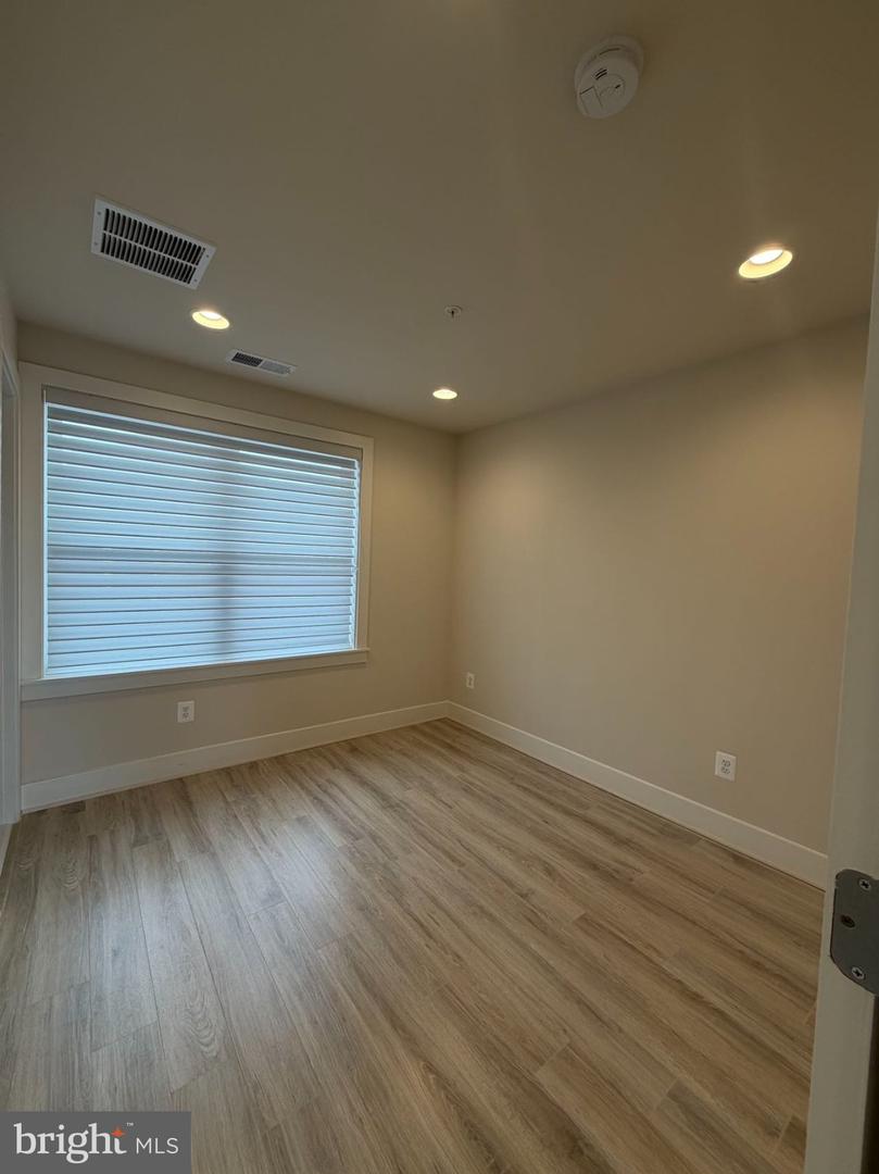 111 Heath Pl Property Photo 31