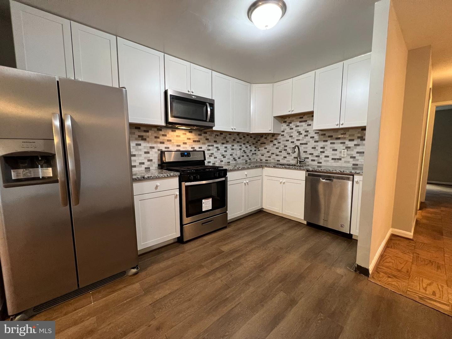 886 QUINCE BLVD #202 Property Photo 1