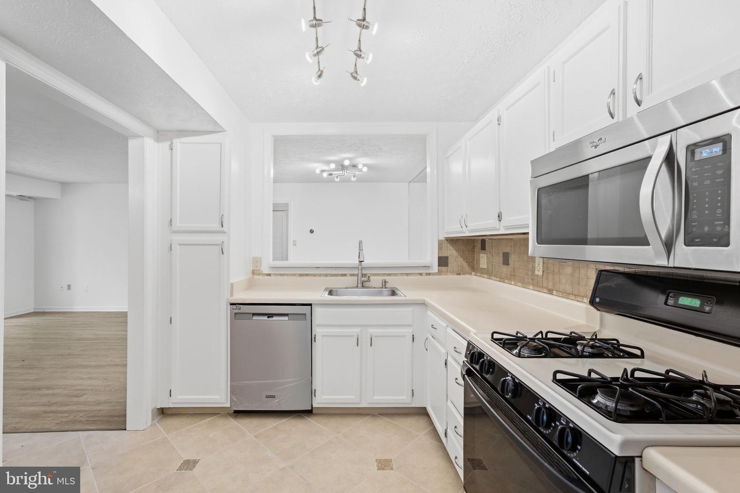 898 Windbrooke Dr #898 Property Photo 6