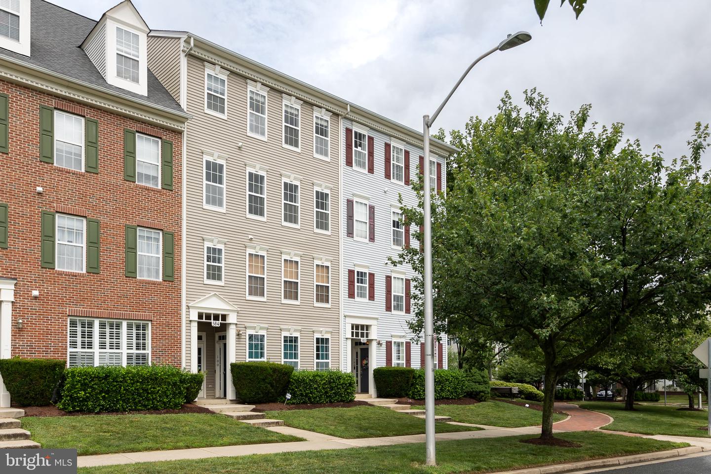 584 ORCHARD RIDGE DR #200 Property Photo 1