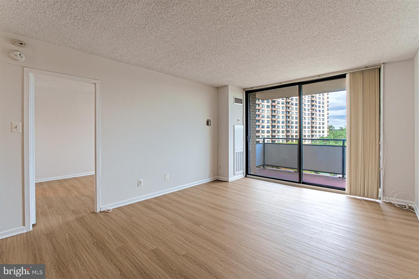 5225 Pooks Hill Rd #517s Property Photo 3