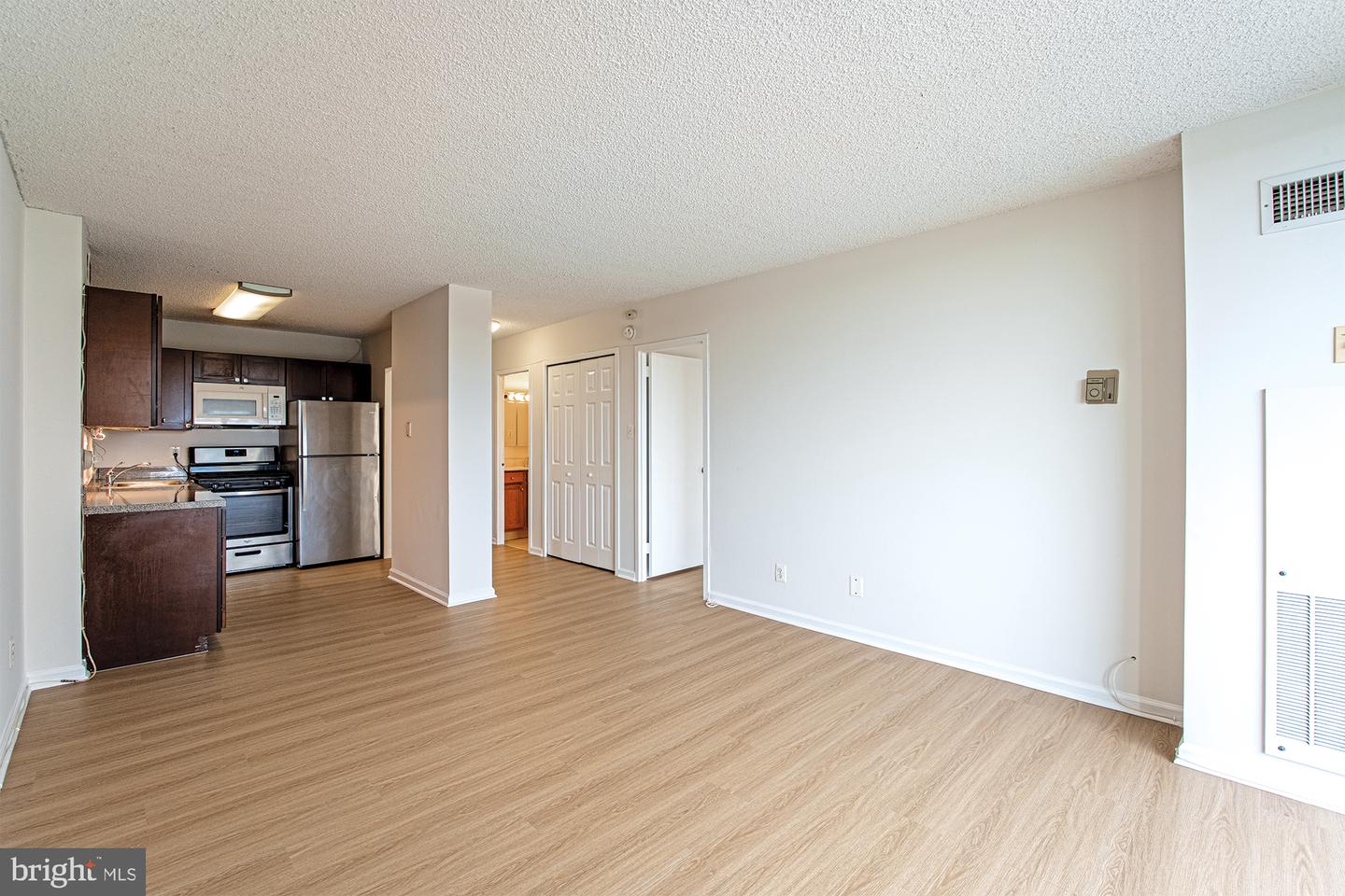 5225 Pooks Hill Rd #517s Property Photo 4